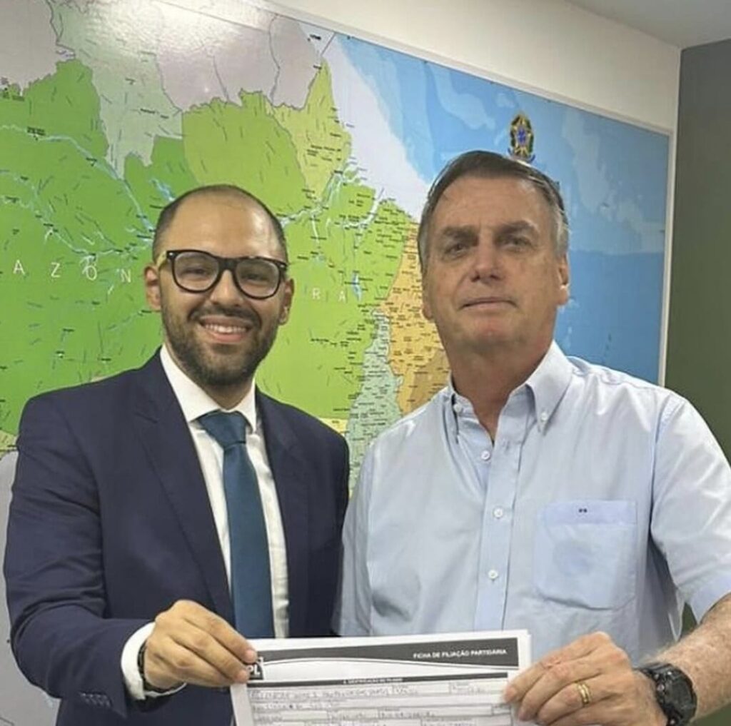 A trajetória de Alexandre Knoploch na política: compromisso e luta pelo futuro do Rio de Janeiro